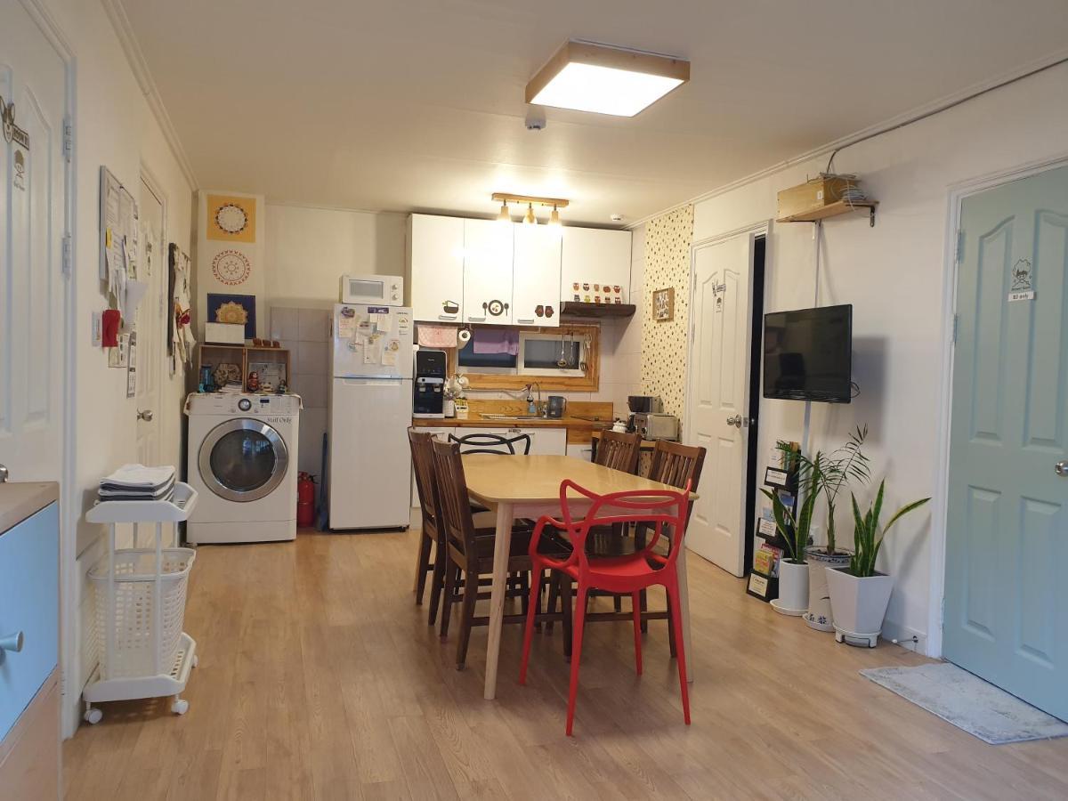 Oh My Guesthouse Seoul Bagian luar foto