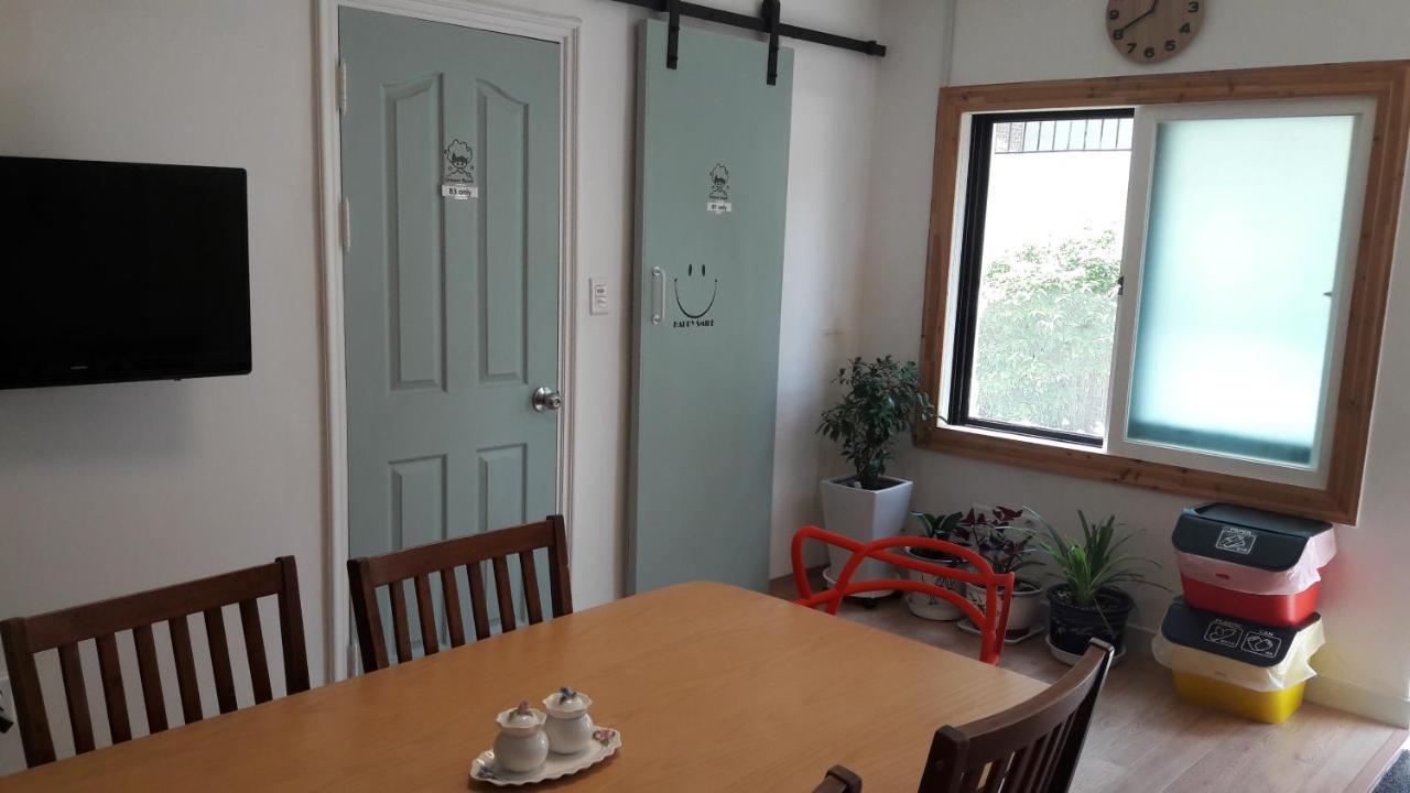 Oh My Guesthouse Seoul Bagian luar foto